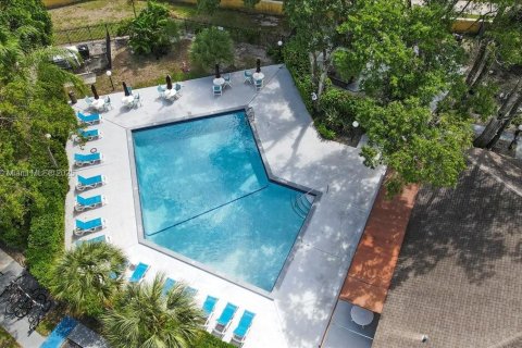 Condo in Oakland Park, Florida, 2 bedrooms  № 2081691 - photo 15