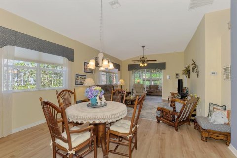 House in Englewood, Florida 2 bedrooms, 128.67 sq.m. № 1912557 - photo 11