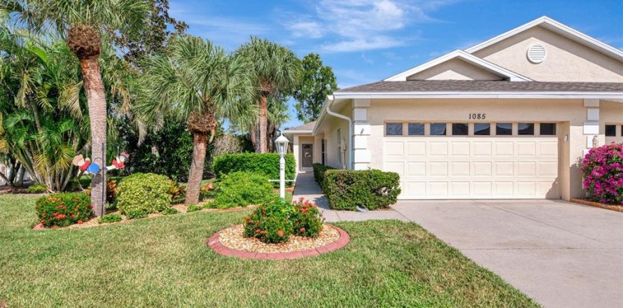 House in Englewood, Florida 2 bedrooms, 128.67 sq.m. № 1912557