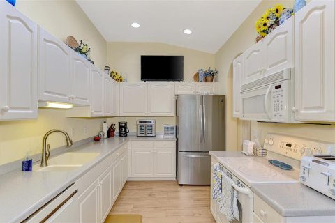 House in Englewood, Florida 2 bedrooms, 128.67 sq.m. № 1912557 - photo 17