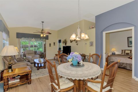 House in Englewood, Florida 2 bedrooms, 128.67 sq.m. № 1912557 - photo 8