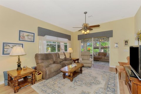 House in Englewood, Florida 2 bedrooms, 128.67 sq.m. № 1912557 - photo 12
