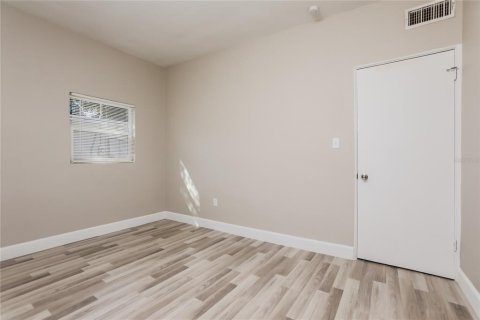 Villa ou maison à louer à Orlando, Floride: 4 chambres, 105.07 m2 № 1901355 - photo 10