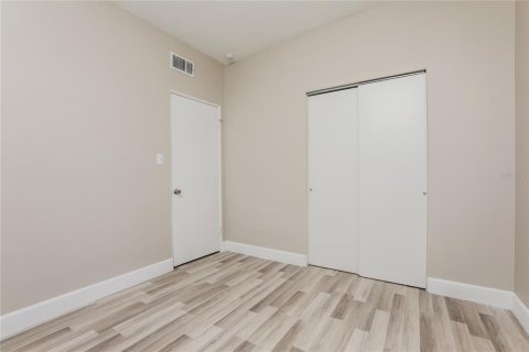 Villa ou maison à louer à Orlando, Floride: 4 chambres, 105.07 m2 № 1901355 - photo 9