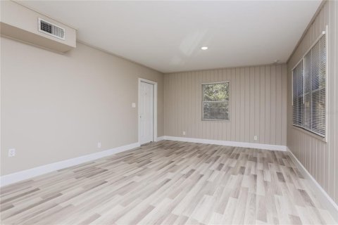 Villa ou maison à louer à Orlando, Floride: 4 chambres, 105.07 m2 № 1901355 - photo 12