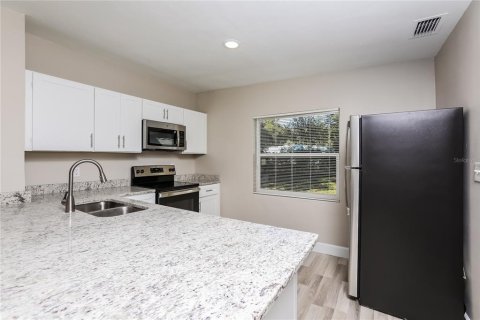 Villa ou maison à louer à Orlando, Floride: 4 chambres, 105.07 m2 № 1901355 - photo 5