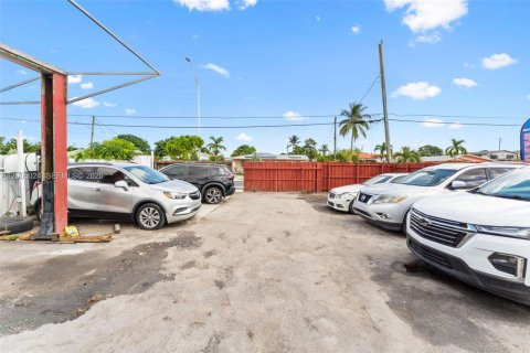 Immobilier commercial à vendre à Hialeah, Floride № 2170574 - photo 11