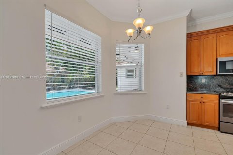 Villa ou maison à louer à Palmetto Bay, Floride: 5 chambres, 280.75 m2 № 1971337 - photo 12