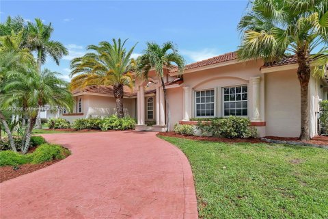 Villa ou maison à louer à Palmetto Bay, Floride: 5 chambres, 280.75 m2 № 1971337 - photo 1