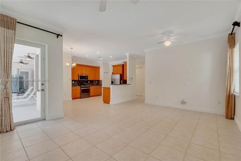 Villa ou maison à louer à Palmetto Bay, Floride: 5 chambres, 280.75 m2 № 1971337 - photo 13