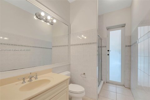 Villa ou maison à louer à Palmetto Bay, Floride: 5 chambres, 280.75 m2 № 1971337 - photo 18