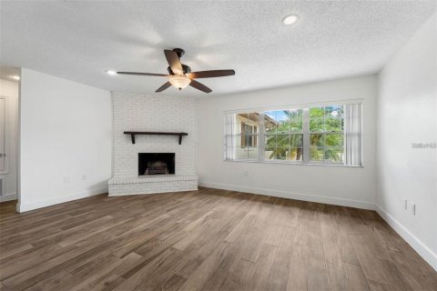 Villa ou maison à louer à Orlando, Floride: 3 chambres, 157.93 m2 № 1906846 - photo 4