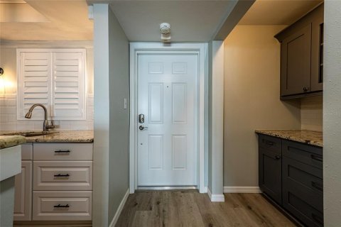 Condo in Dunedin, Florida, 1 bedroom № 2224736 - photo 3