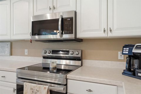 House in Hudson, Florida 3 bedrooms, 182.37 sq.m. № 2113137 - photo 17