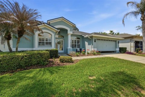 House in Hudson, Florida 3 bedrooms, 182.37 sq.m. № 2113137 - photo 2