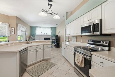 House in Hudson, Florida 3 bedrooms, 182.37 sq.m. № 2113137 - photo 16