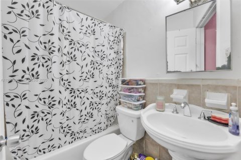 Купить коммерческую недвижимость в Норт-Майами, Флорида 196.95м2, № 2006298 - фото 15