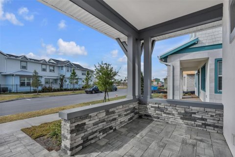 House in Orlando, Florida 4 bedrooms, 283.91 sq.m. № 2109129 - photo 2