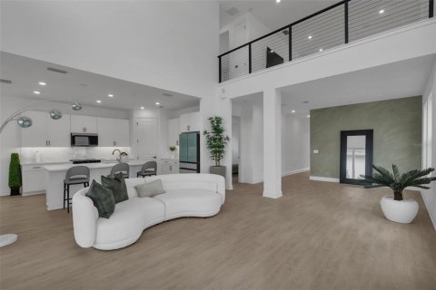 House in Orlando, Florida 4 bedrooms, 283.91 sq.m. № 2109129 - photo 12