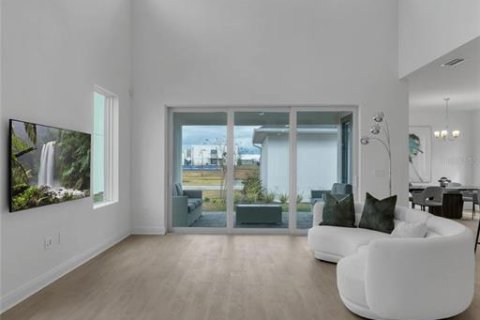 House in Orlando, Florida 4 bedrooms, 283.91 sq.m. № 2109129 - photo 9