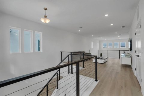 House in Orlando, Florida 4 bedrooms, 283.91 sq.m. № 2109129 - photo 24