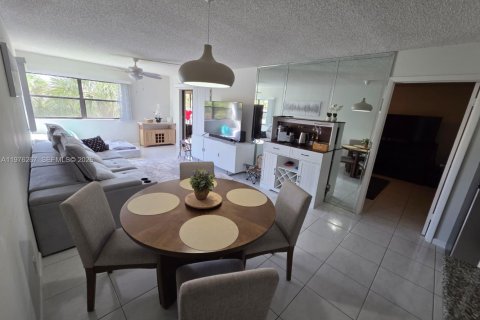 Condo in Weston, Florida, 2 bedrooms  № 2042062 - photo 6