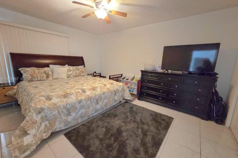Condo in Weston, Florida, 2 bedrooms  № 2042062 - photo 12