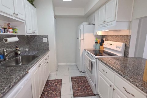 Condo in Weston, Florida, 2 bedrooms  № 2042062 - photo 8