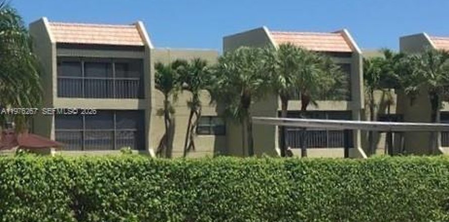 Condo in Weston, Florida, 2 bedrooms  № 2042062