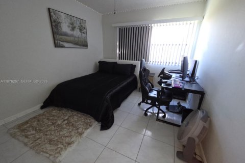 Condo in Weston, Florida, 2 bedrooms  № 2042062 - photo 16