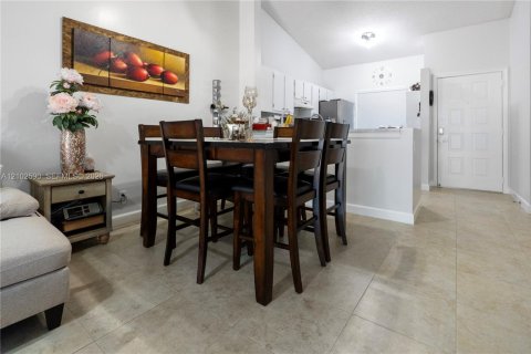 Casa en venta en Oakland Park, Florida, 2 dormitorios, 98.57 m2 № 2407685 - foto 4