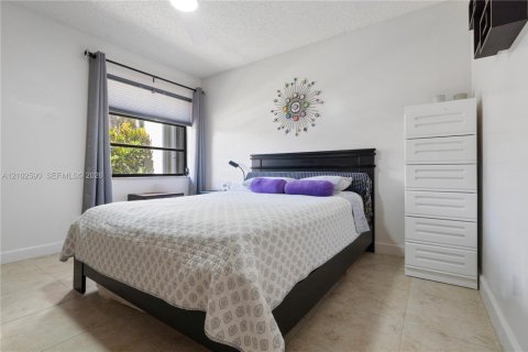 Casa en venta en Oakland Park, Florida, 2 dormitorios, 98.57 m2 № 2407685 - foto 10