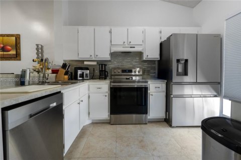 Casa en Oakland Park, Florida 2 dormitorios, 98.57 m2 № 2407685