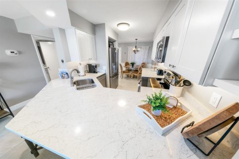 Condo in Ormond Beach, Florida, 2 bedrooms  № 1608652 - photo 11