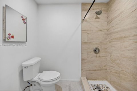 House in Miami, Florida 3 bedrooms, 153.47 sq.m. № 2046312 - photo 26