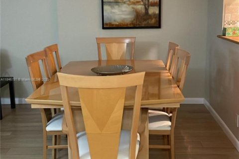 Copropriété à vendre à Dania Beach, Floride: 2 chambres, 110.55 m2 № 1874751 - photo 8