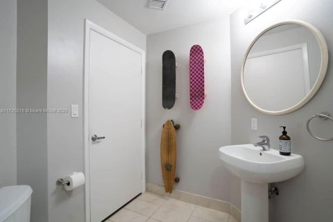 Condominio en venta en Miami, Florida, 2 dormitorios, 107.95 m2 № 1874371 - foto 19