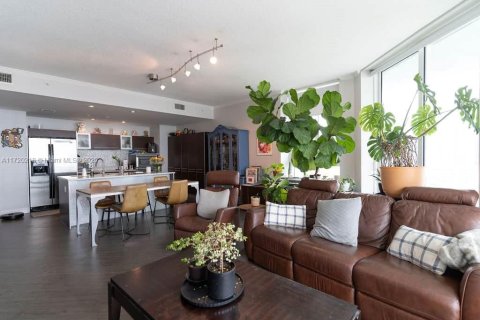 Condominio en venta en Miami, Florida, 2 dormitorios, 107.95 m2 № 1874371 - foto 4