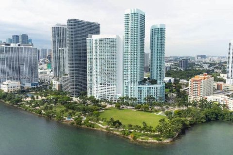 Condominio en venta en Miami, Florida, 2 dormitorios, 107.95 m2 № 1874371 - foto 1