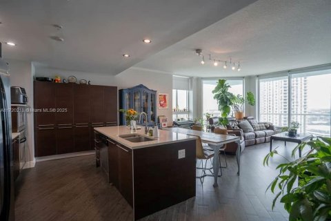 Condominio en venta en Miami, Florida, 2 dormitorios, 107.95 m2 № 1874371 - foto 20