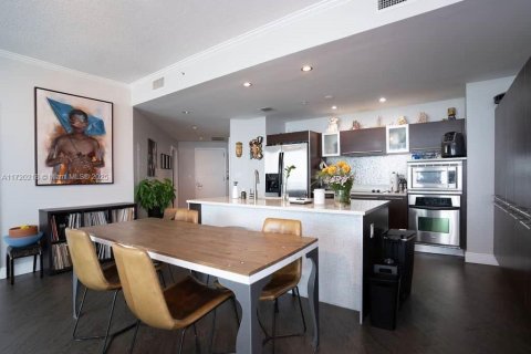 Condominio en venta en Miami, Florida, 2 dormitorios, 107.95 m2 № 1874371 - foto 6