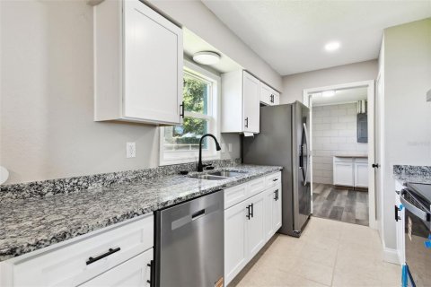 Villa ou maison à vendre à Bartow, Floride: 5 chambres, 156.45 m2 № 1793563 - photo 7