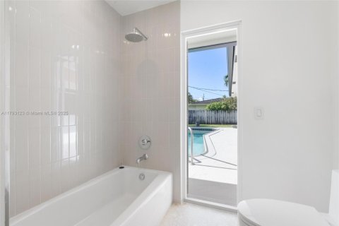 Villa ou maison à vendre à Lighthouse Point, Floride: 4 chambres, 193.89 m2 № 1661671 - photo 27