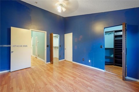 Townhouse in Pembroke Pines, Florida 1 bedroom, 124.3 sq.m. № 2067701