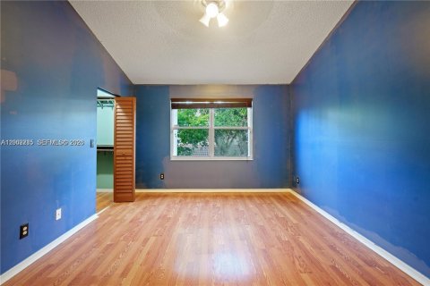 Townhouse in Pembroke Pines, Florida 1 bedroom, 124.3 sq.m. № 2067701 - photo 12