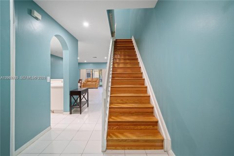 Townhouse in Pembroke Pines, Florida 1 bedroom, 124.3 sq.m. № 2067701 - photo 5