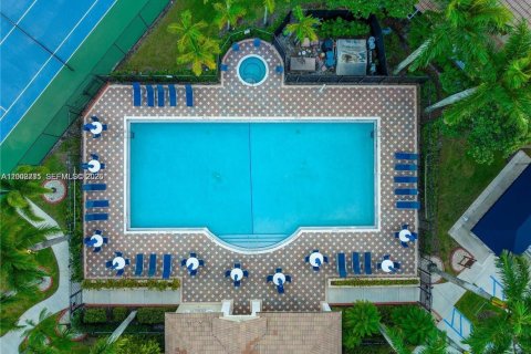 Townhouse in Pembroke Pines, Florida 1 bedroom, 124.3 sq.m. № 2067701 - photo 20