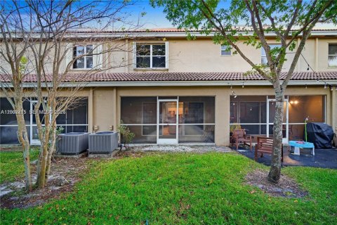Townhouse in Pembroke Pines, Florida 1 bedroom, 124.3 sq.m. № 2067701 - photo 17