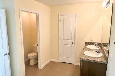 House in Wesley Chapel, Florida 4 bedrooms, 209.96 sq.m. № 1866472 - photo 12