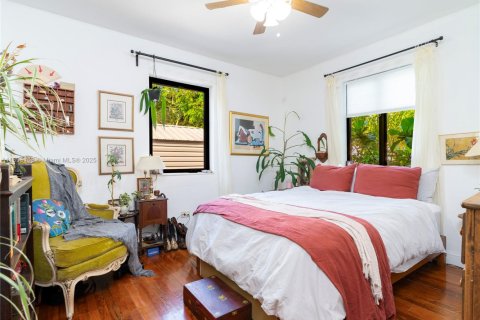 Casa en venta en Miami, Florida, 4 dormitorios, 126.35 m2 № 1946031 - foto 9